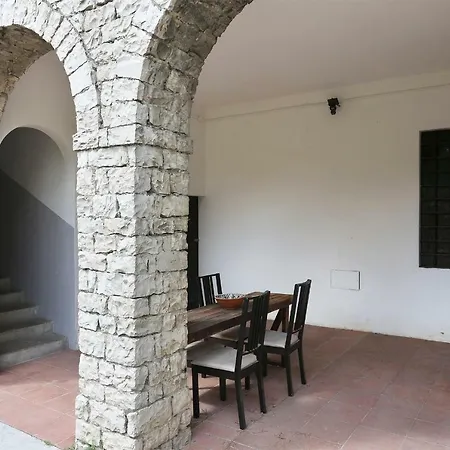 Pazzo Guest house